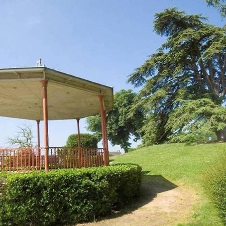 Number 22 - Le Dorat - Apartment One With Garden & Free Parking Dış mekan fotoğraf