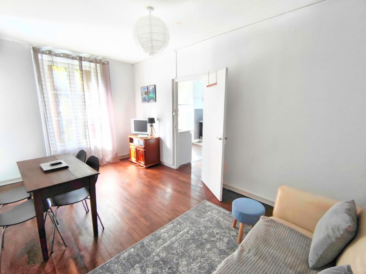 Number 22 - Le Dorat - Apartment One With Garden & Free Parking Dış mekan fotoğraf