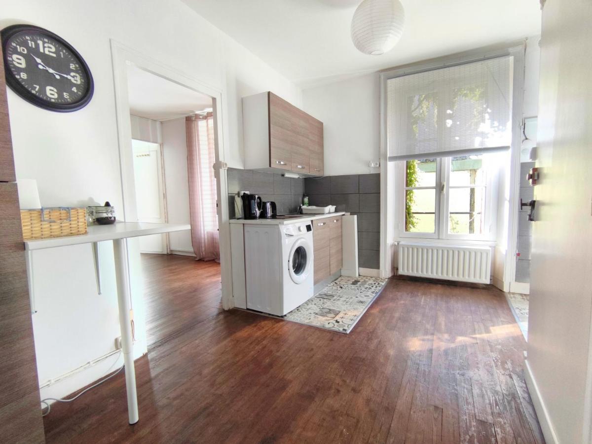 Number 22 - Le Dorat - Apartment One With Garden & Free Parking Dış mekan fotoğraf